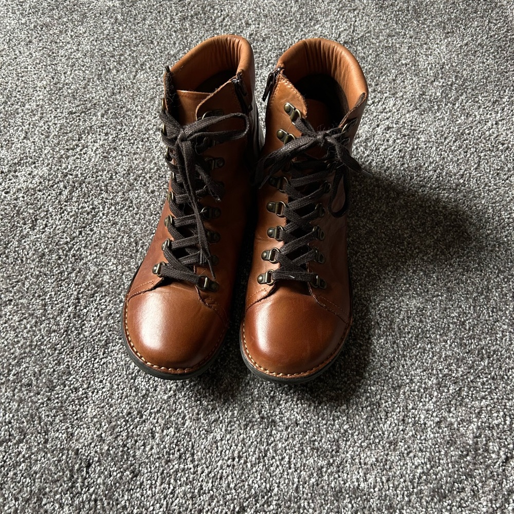 Miz Mooz “Prentiss” lace-up Boots
